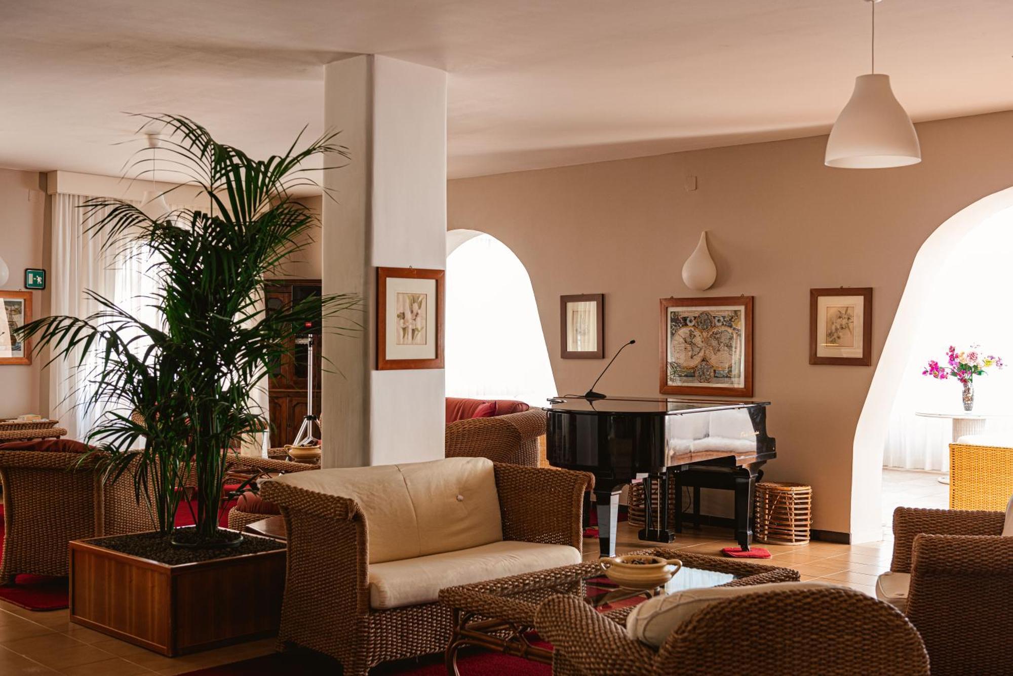 Hotel Degli Aranci Vieste Bagian luar foto