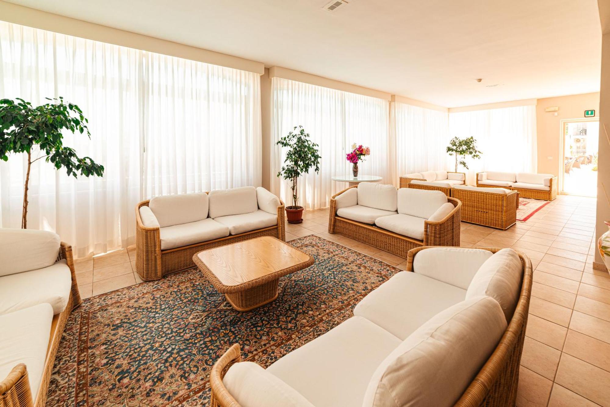 Hotel Degli Aranci Vieste Bagian luar foto