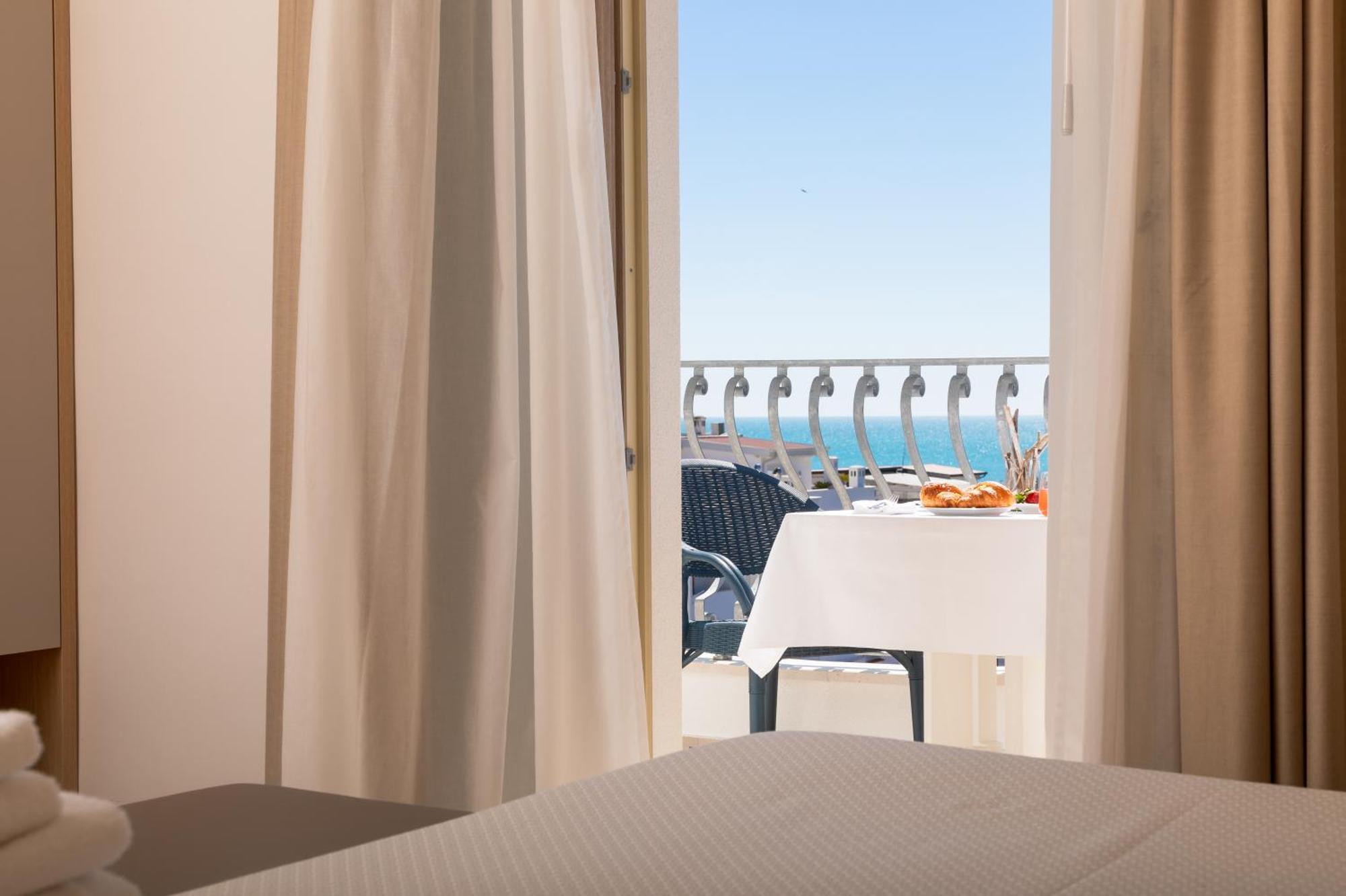 Hotel Degli Aranci Vieste Bagian luar foto