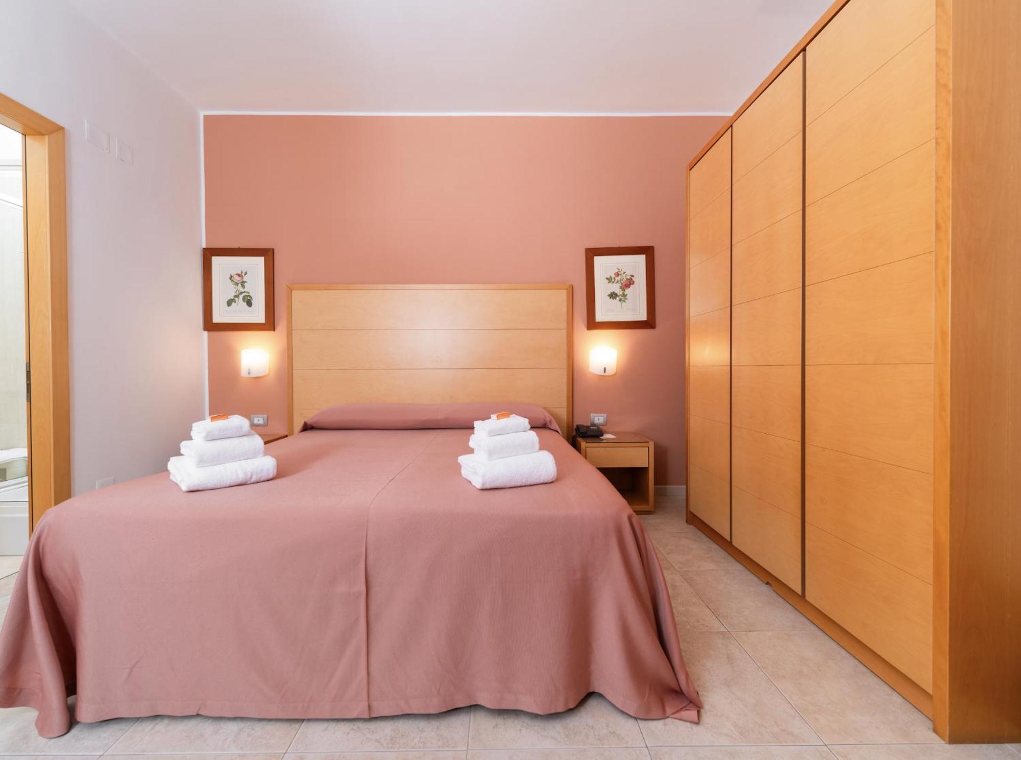 Hotel Degli Aranci Vieste Bagian luar foto