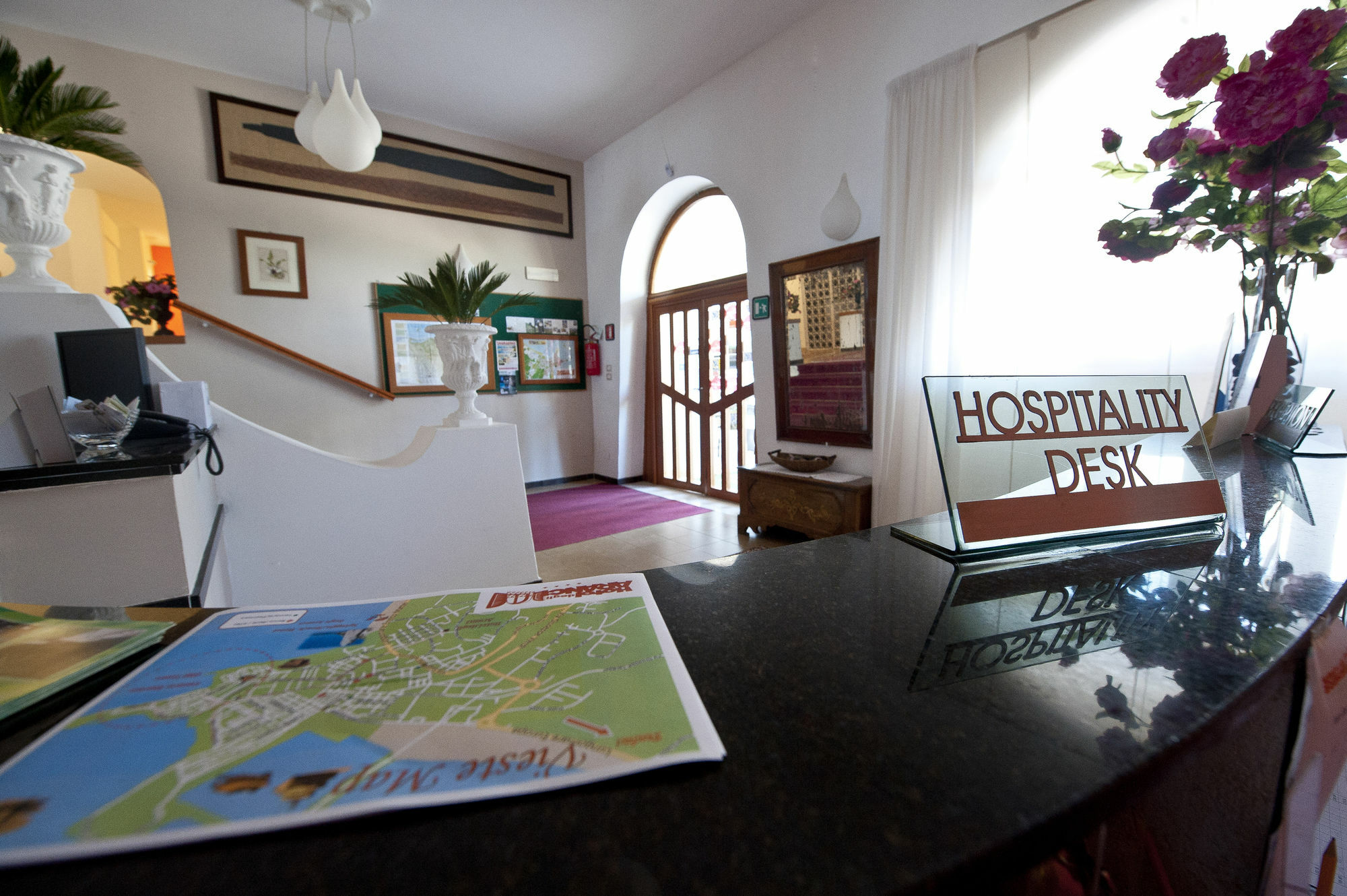 Hotel Degli Aranci Vieste Bagian luar foto