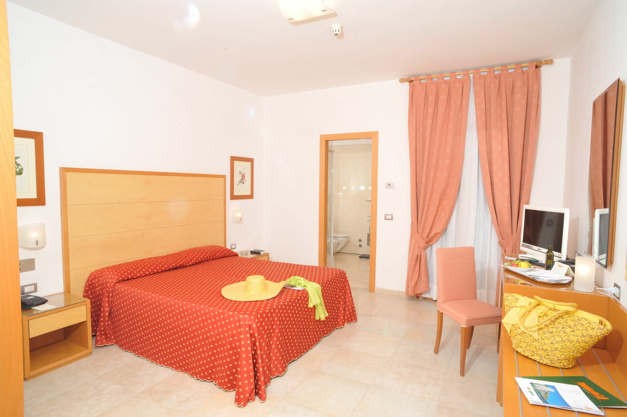 Hotel Degli Aranci Vieste Bagian luar foto